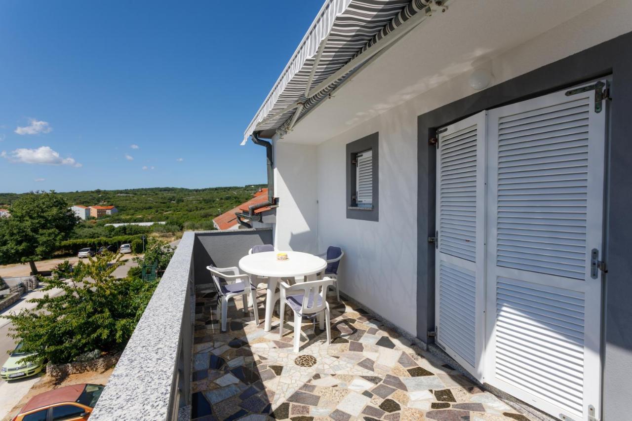Apartments Lacic Krk Town Exterior photo