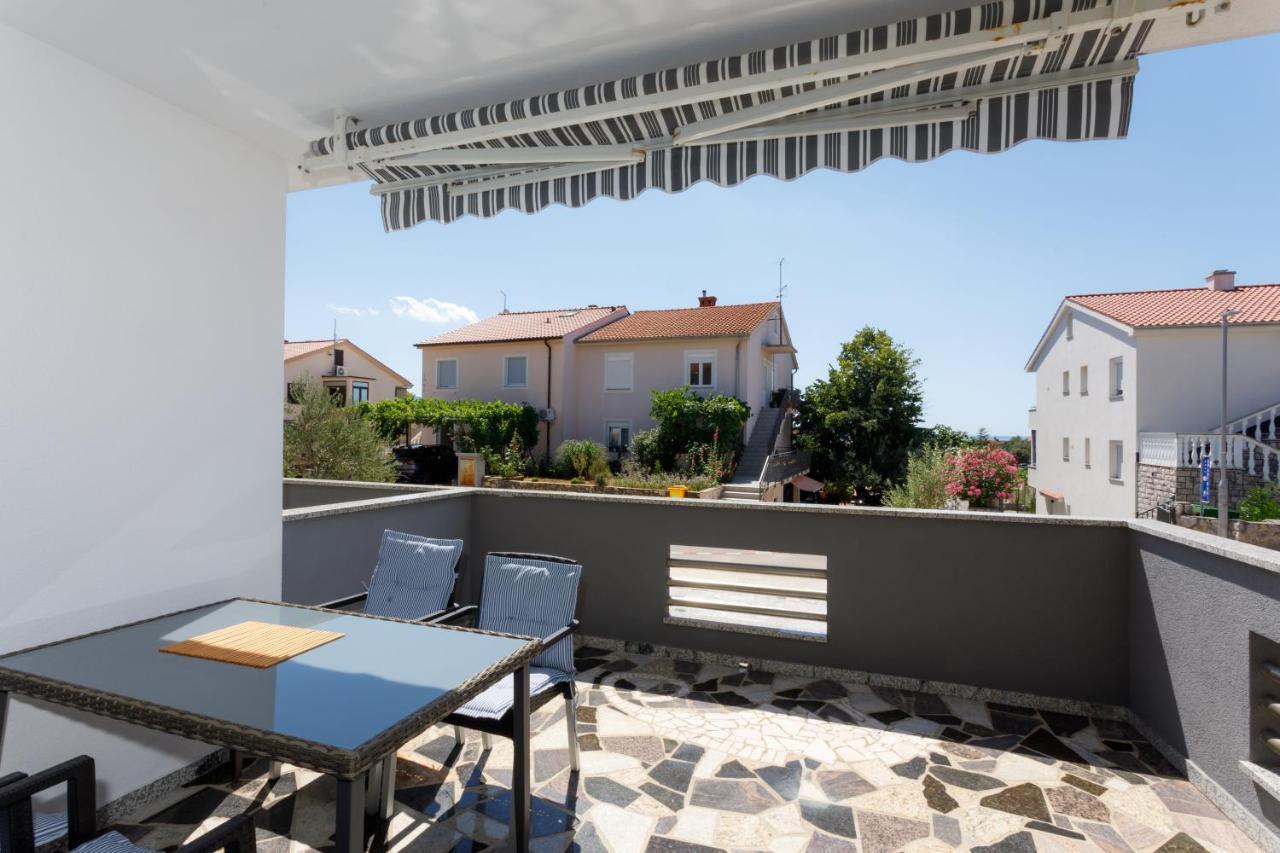 Apartments Lacic Krk Town Exterior photo