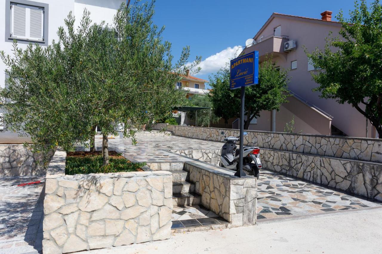 Apartments Lacic Krk Town Exterior photo