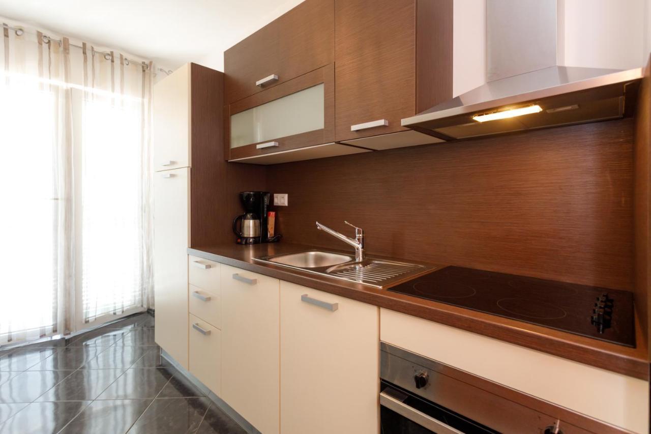 Apartments Lacic Krk Town Exterior photo